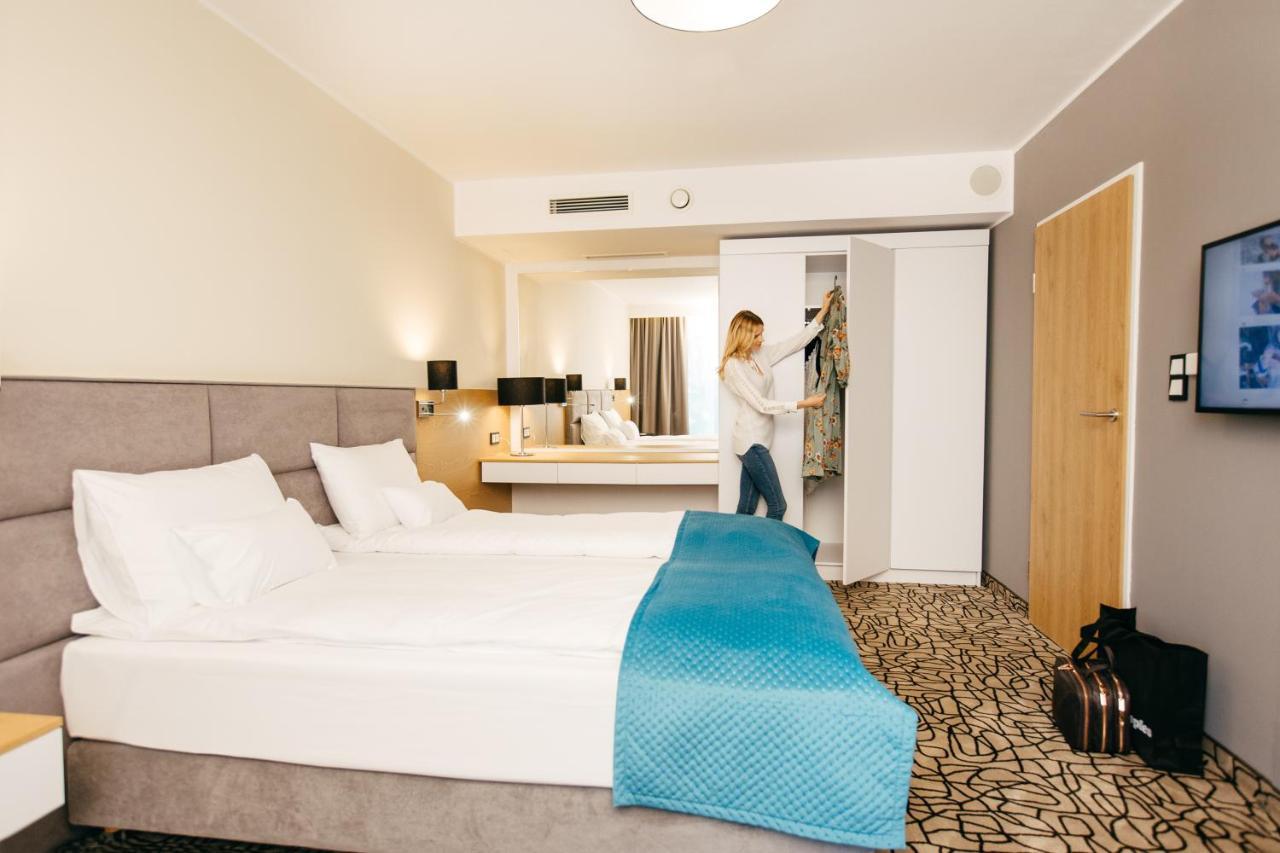 Aparthotel Termy Uniejow Ngoại thất bức ảnh