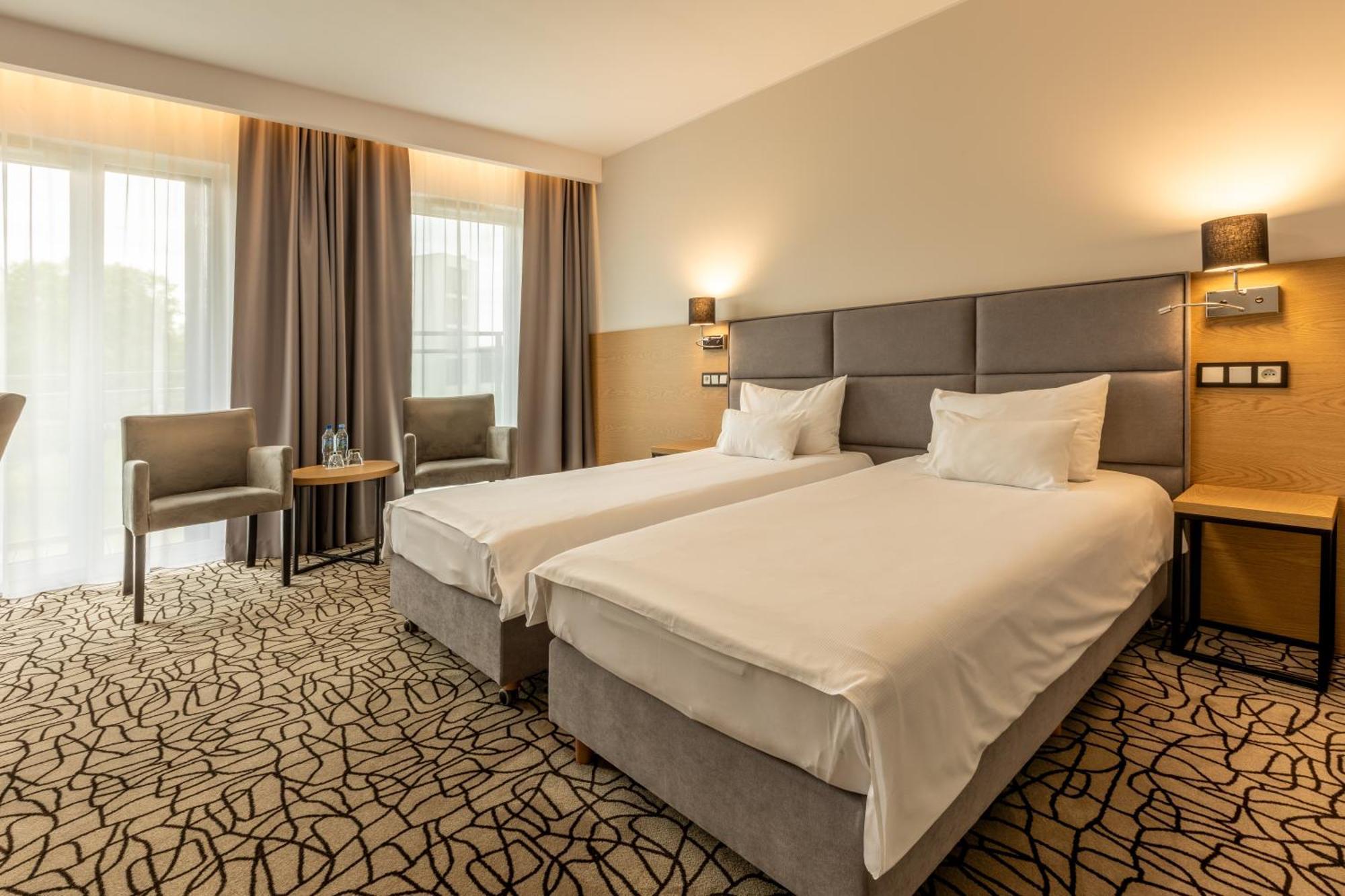 Aparthotel Termy Uniejow Ngoại thất bức ảnh