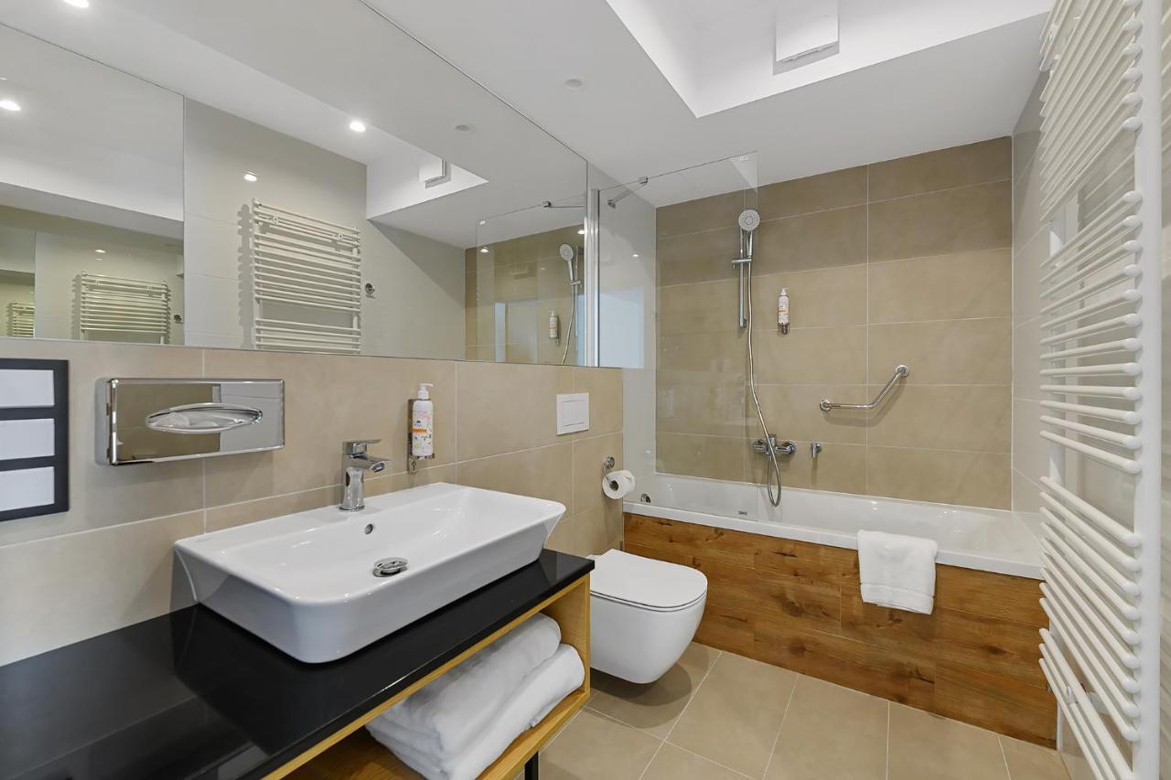 Aparthotel Termy Uniejow Ngoại thất bức ảnh